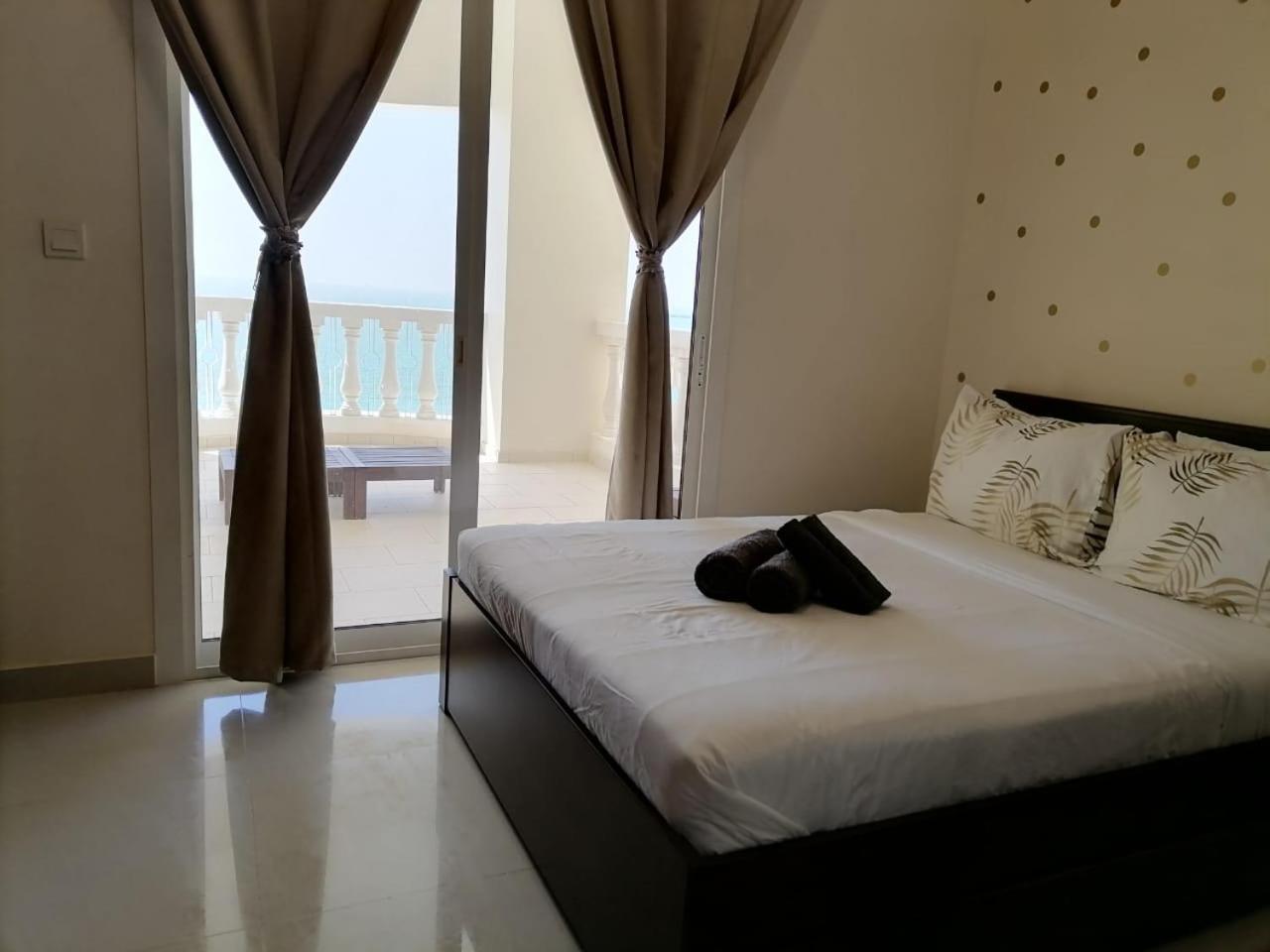 Apartment Full Sea View High Floor Ras al-Khaimah
